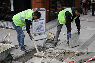 KÂĞITHANE’DE KALDIRIMLAR GENİŞLİYOR, ULAŞIM KOLAYLAŞIYOR